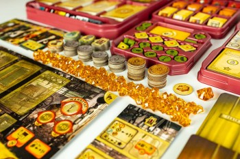 czerwona-twierdza-trickerion-edycja-kolekcjonerska1.jpg