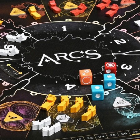 czerwona-twierdza-arcs1.jpg